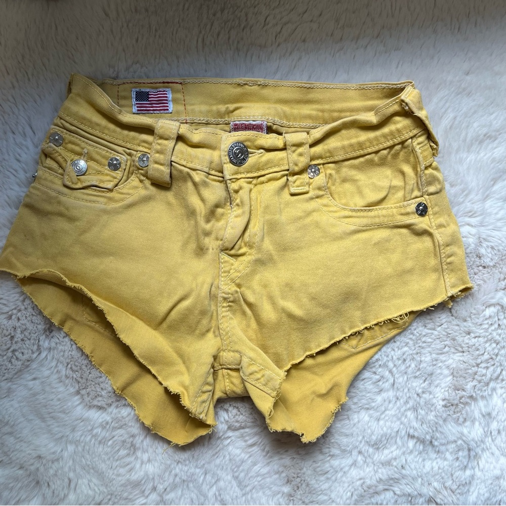 True Religion Yellow Joey Cut Off Shorts Sz 26